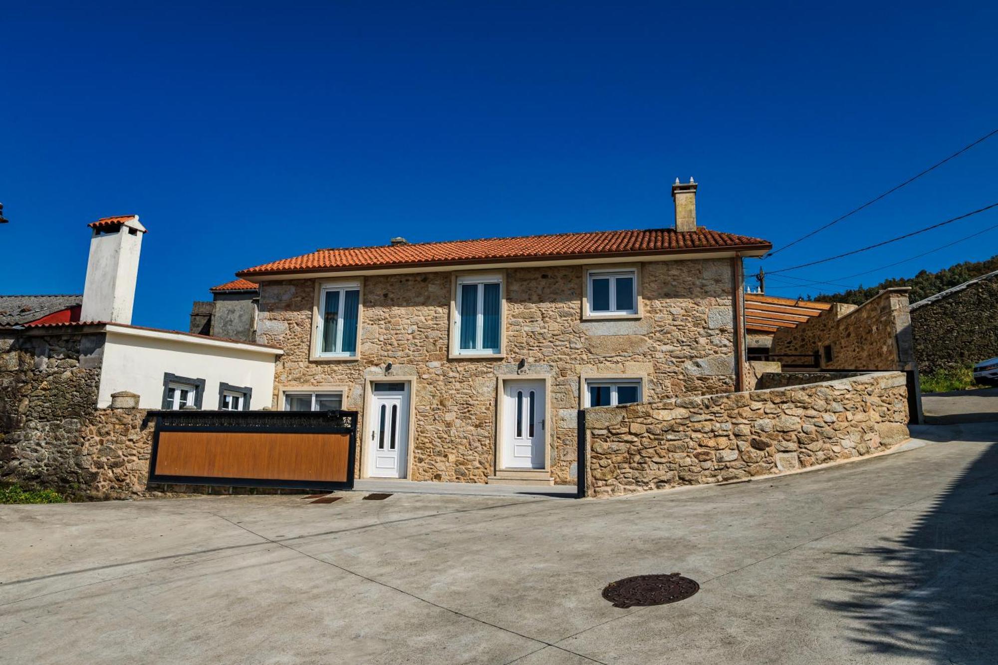 Apartamentos Curras En Tourinan Exterior photo